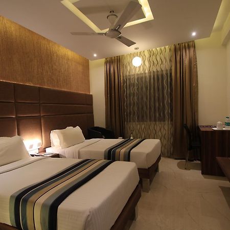 สันเทศ ไพรด์ Hotel ไมซอร์ ภายนอก รูปภาพ